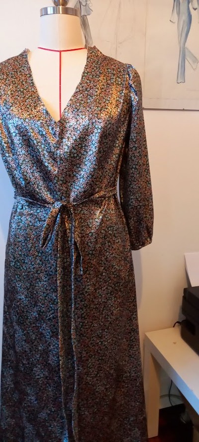 criação do molde e amostra de um vestido